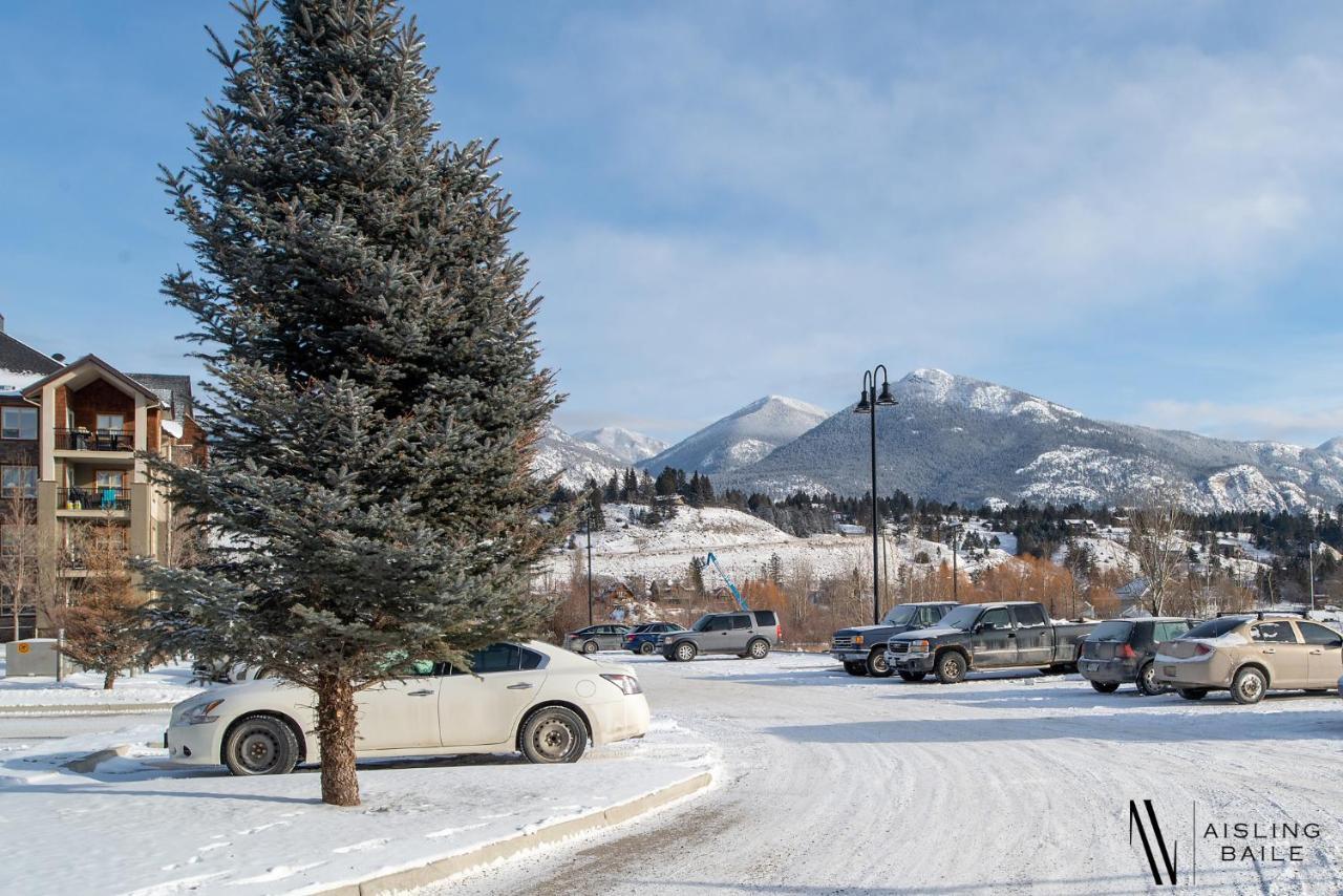 Rustic Modern 2 Bed 2 Bath With Lakeview Pool And Hot Tub Invermere Luaran gambar