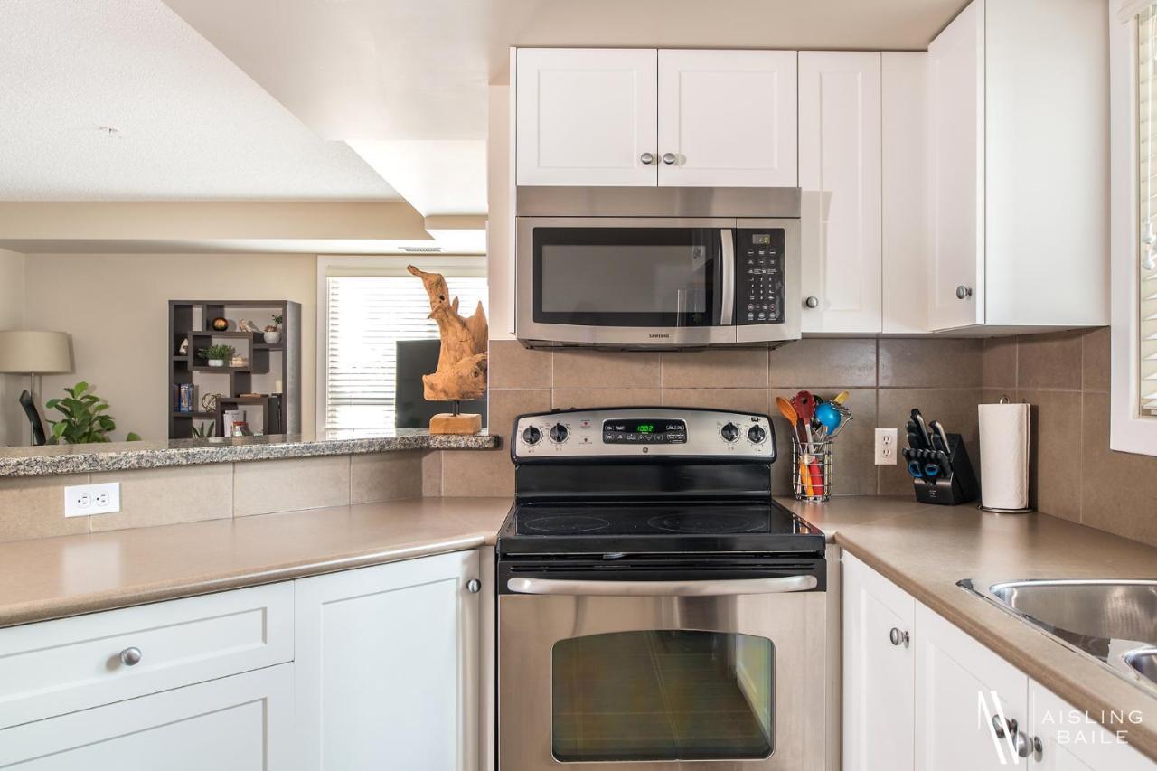 Rustic Modern 2 Bed 2 Bath With Lakeview Pool And Hot Tub Invermere Luaran gambar