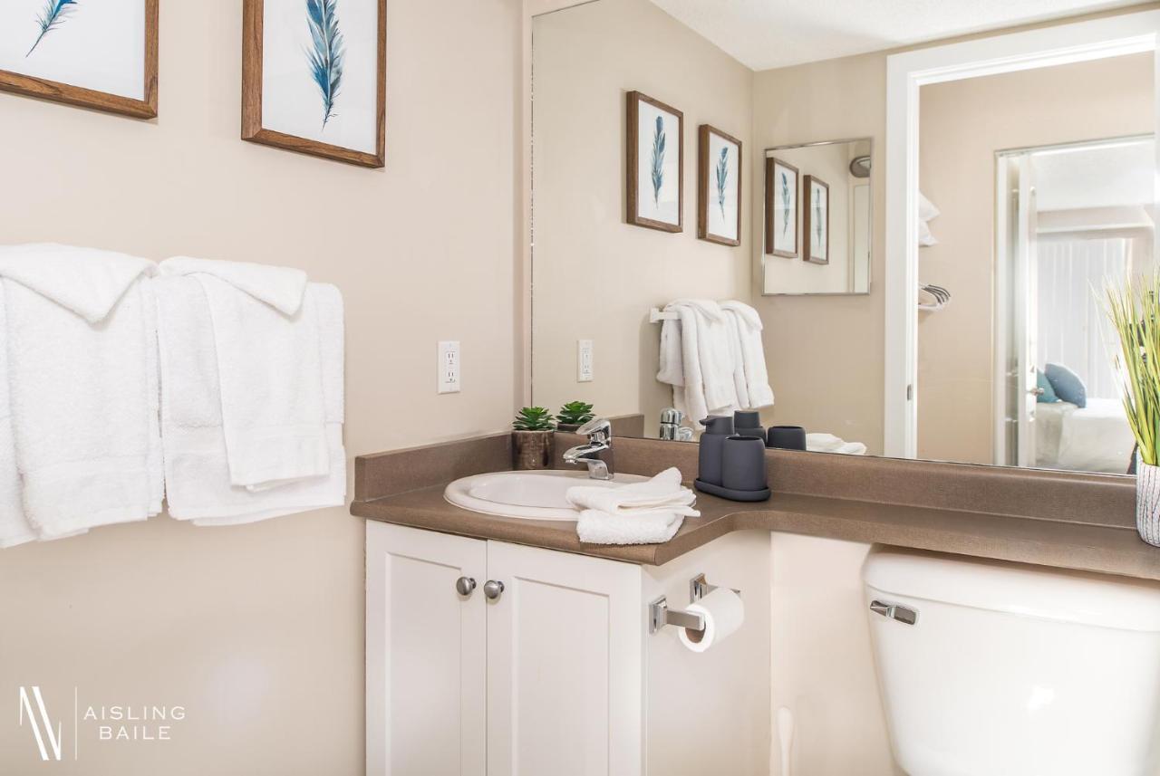 Rustic Modern 2 Bed 2 Bath With Lakeview Pool And Hot Tub Invermere Luaran gambar