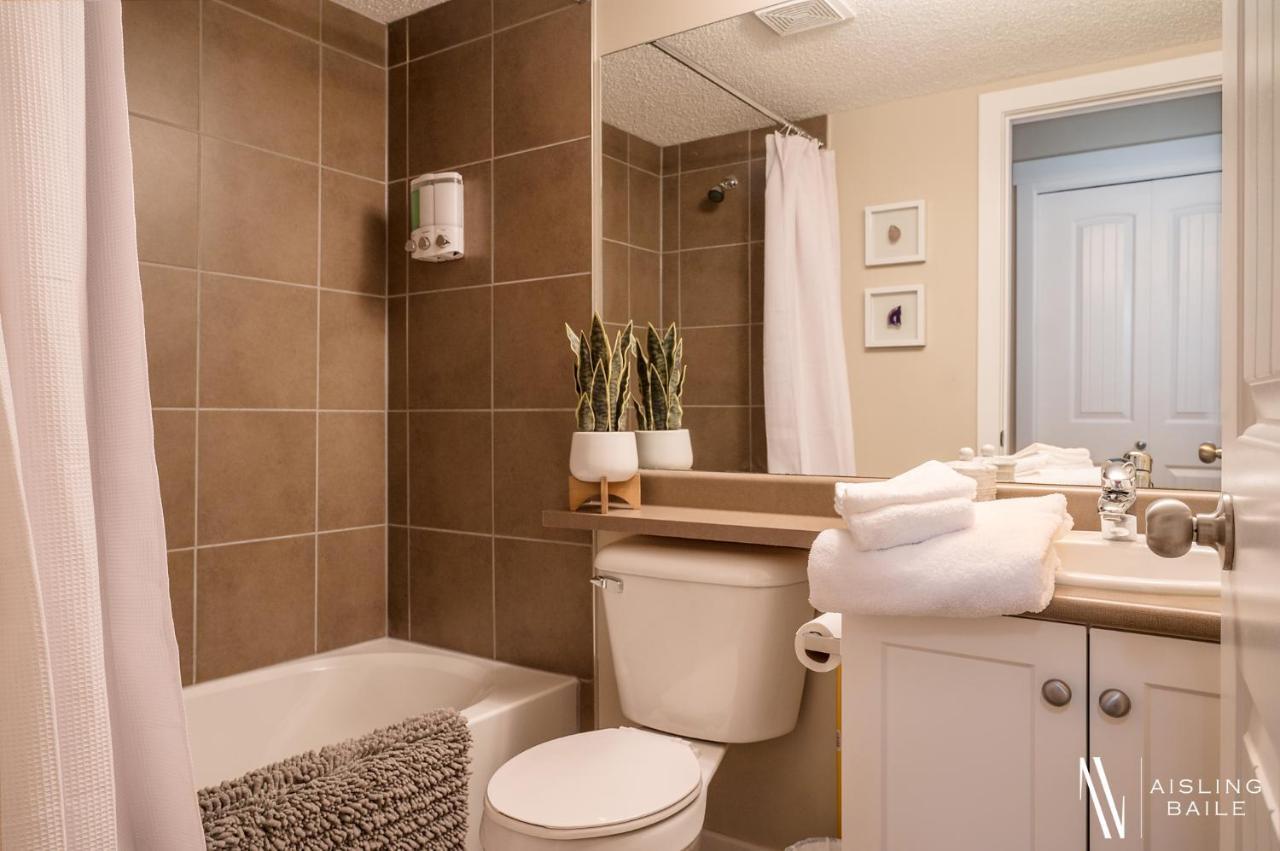 Rustic Modern 2 Bed 2 Bath With Lakeview Pool And Hot Tub Invermere Luaran gambar
