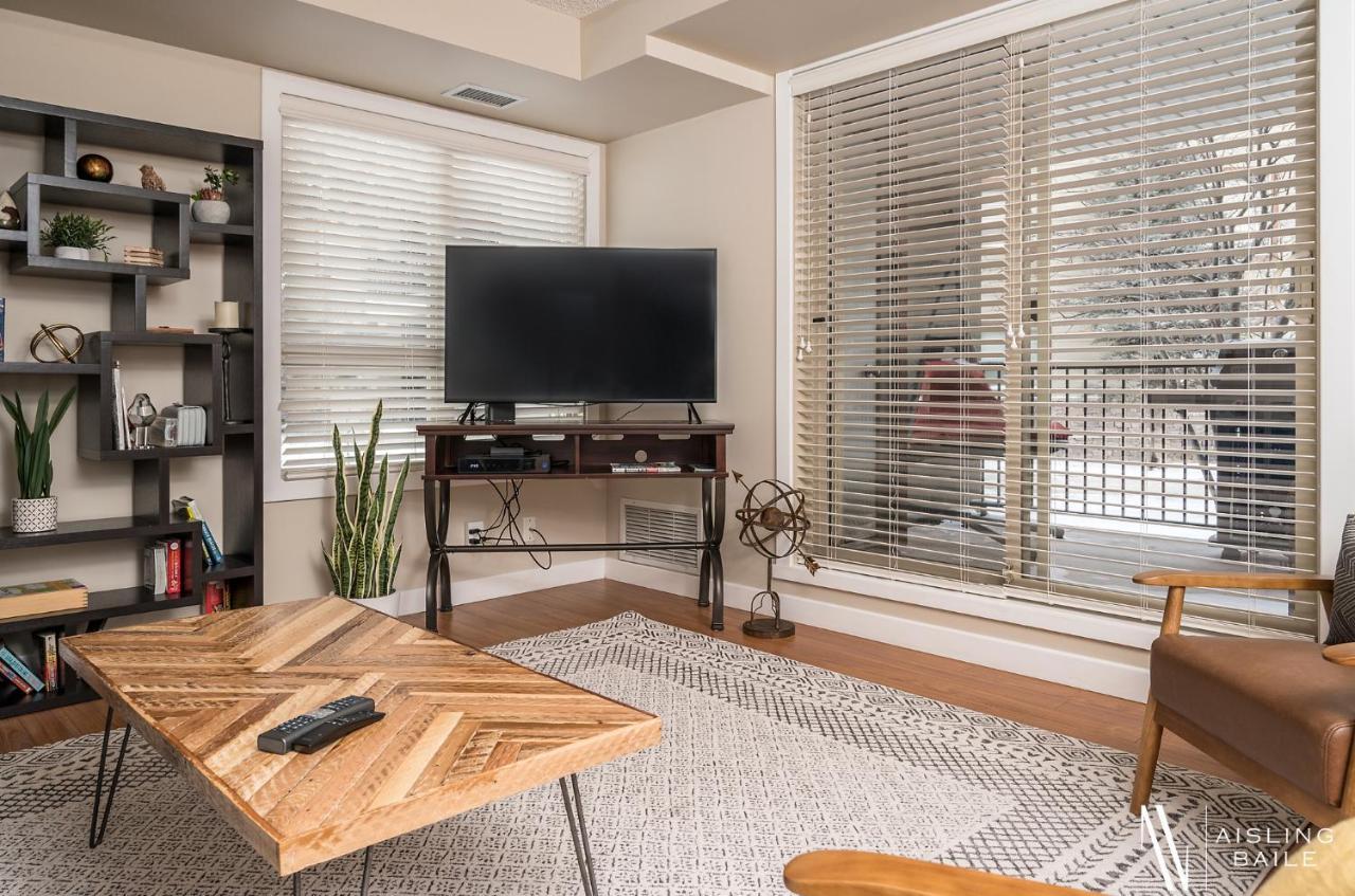 Rustic Modern 2 Bed 2 Bath With Lakeview Pool And Hot Tub Invermere Luaran gambar